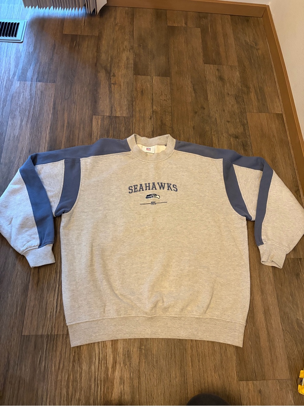 Vintage NFL Seattle Seahawks Grey Embroidered Crewneck Size Large